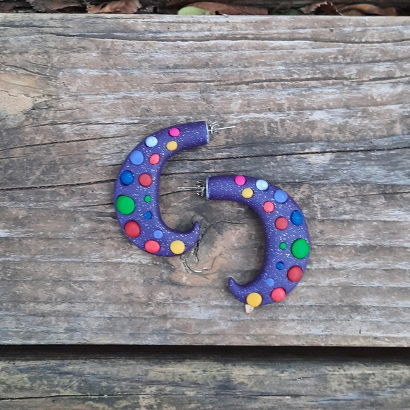 Glitter Purple Rainbow 🌈 Earrings 👑 - Picture 3 of 5